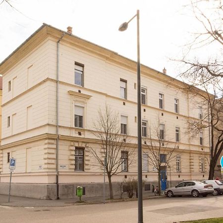 Center Apartman Segedin Dış mekan fotoğraf